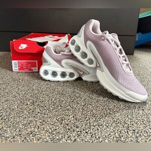 Nike Air Max DN – Violet/White – Women’s Size 7.5 – NEW w/ Box
